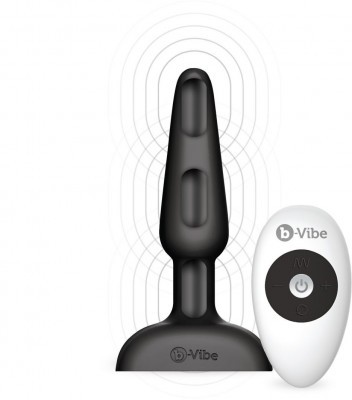 Чёрная анальная вибропробка с 3 источниками вибрации TRIO REMOTE CONTROL PLUG BLACK - 13,5 см.